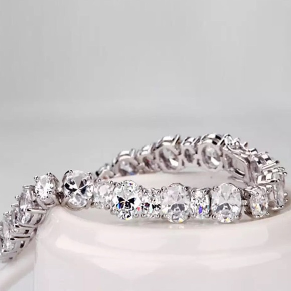 18ct Oval Cut Tennis Bracelet - Picture 5 of 11